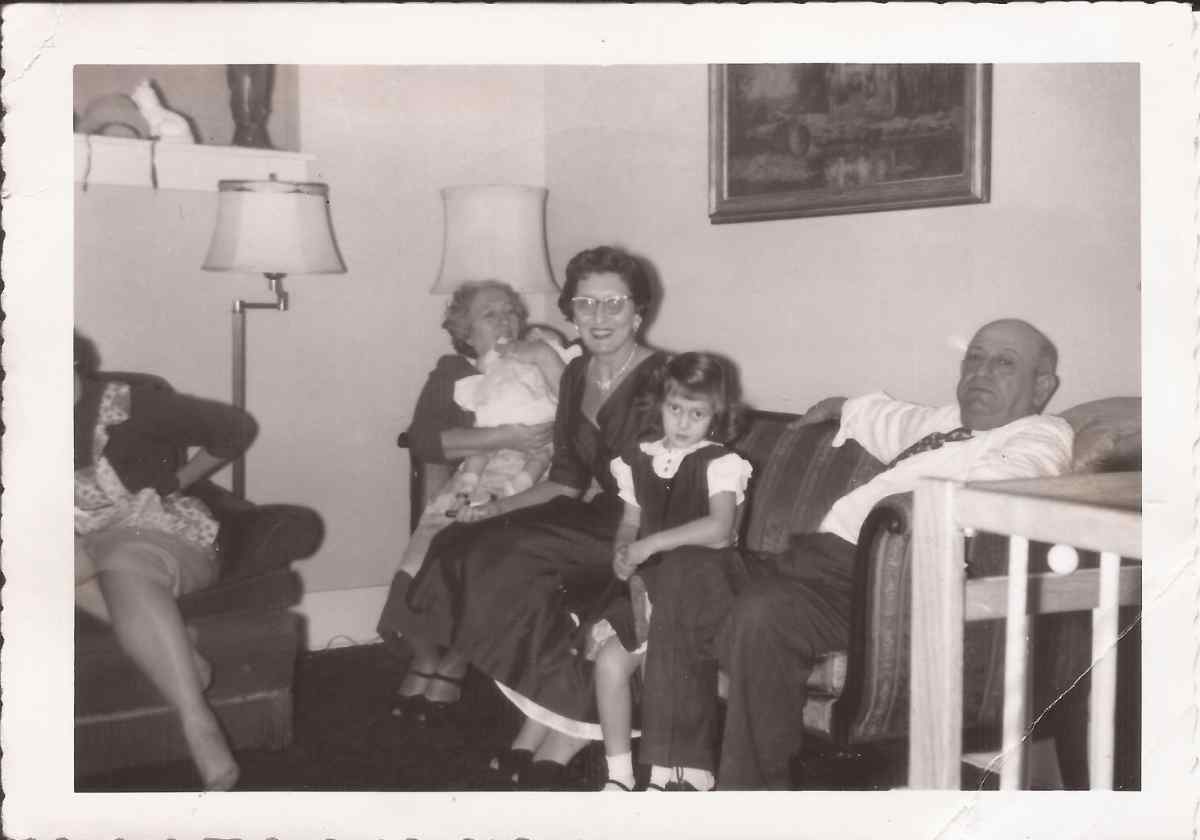 sam goodman sitting with his daughter-in-law, Margie Goodman, and his grandaughter, Susan Goodman