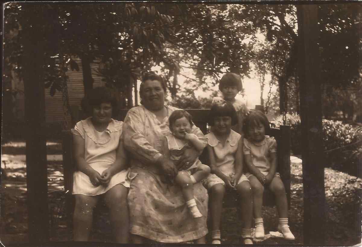 Goldie Margolin with her grandchildren