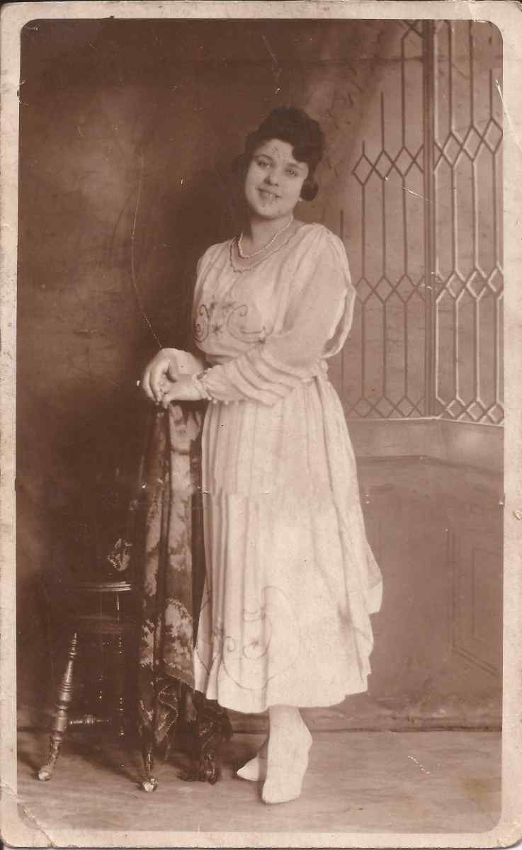 Bessie Evensky as a young woman